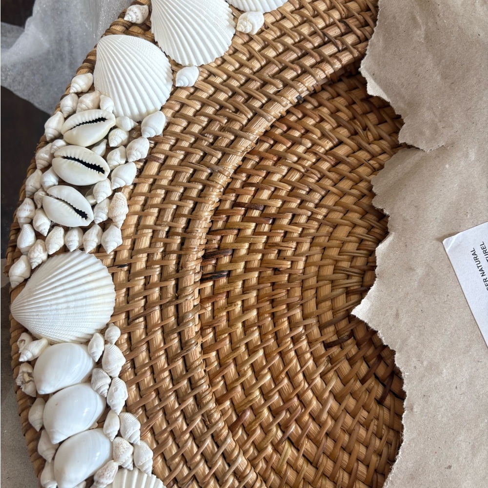 Pottery Barn Woven Plate with White Seashell brand new, set of 4